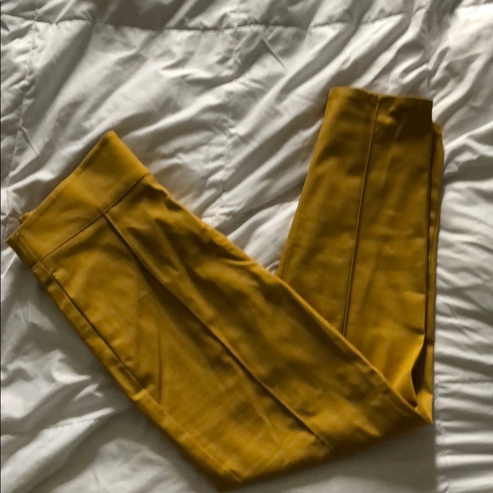 Size M Laura Byrnes Mustard Pants